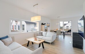 Smart-TV, Kamin, Stereoanlage