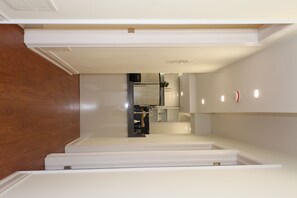 Interior - Amazing 3 bedrooms Apartment Yonge/Finch/Sheppard. 10 mins walking to Subway sta (Toronto)