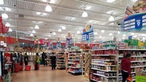 A supermarket aisle with shoppers and shelves stocked with various products. - Amazing 3 bedrooms Apartment Yonge/Finch/Sheppard. 10 mins walking to Subway sta (Toronto)