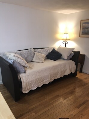 1 chambre, bureau, fer et planche à repasser, Wi-Fi gratuit