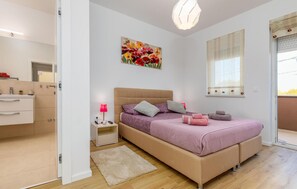 4 quartos, berço de viagem, Wi-Fi de cortesia, roupa de cama