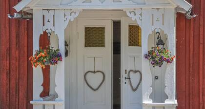 Cozy home in Lesjöfors with kitchen