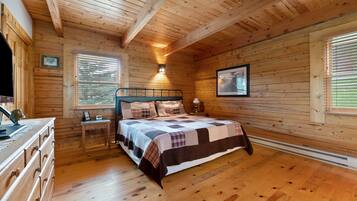 2 bedrooms, iron/ironing board, travel crib, free WiFi