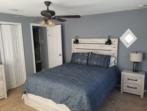 3 室のベッドルーム、アイロン / アイロン台、WiFi、ベッドシーツ