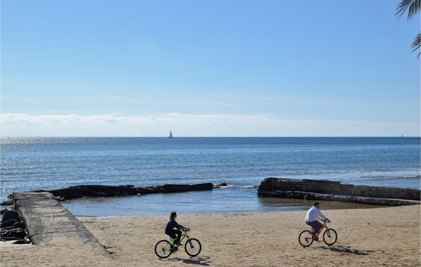 Plage à proximité, pêche sur place