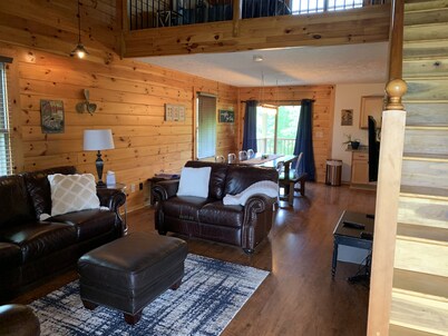 Beautiful Cabin on the Caney Fork River