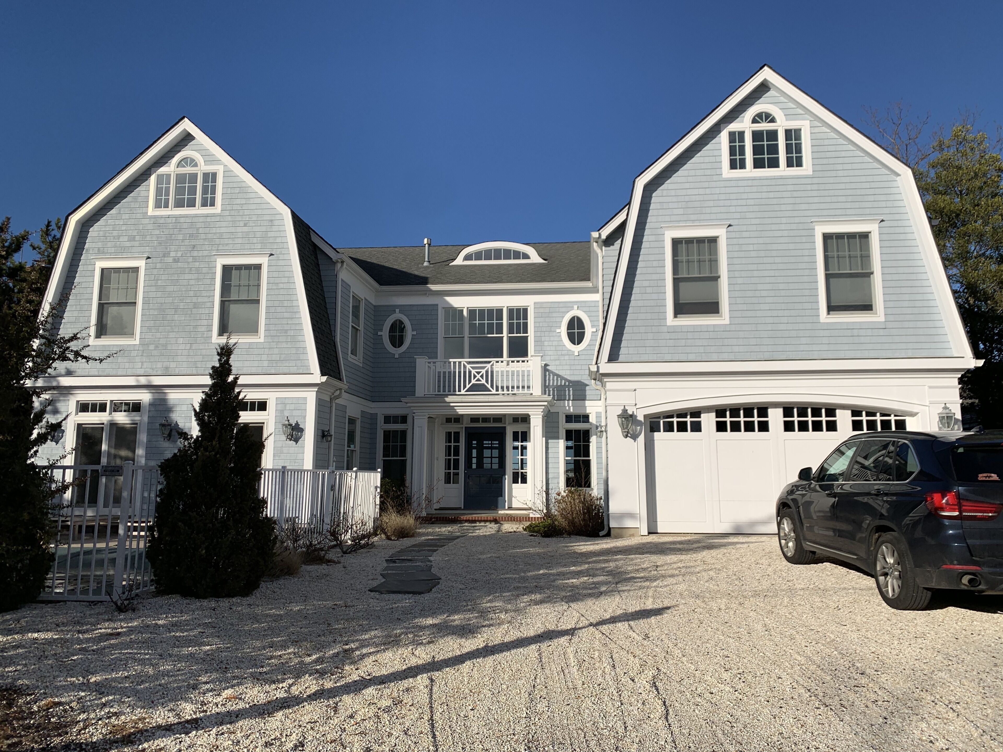 Beautiful bay front beach home 