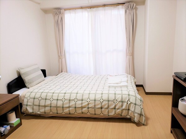 Single Room, Smoking