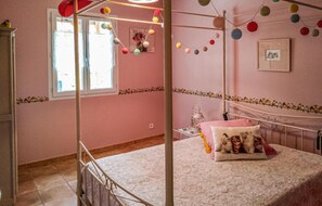 3 bedrooms, free WiFi, bed sheets