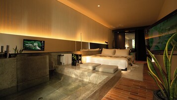 Signature Frasa Room | Free WiFi, bed sheets