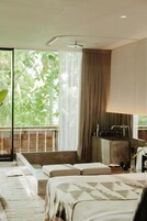 Signature Frasa Room | Free WiFi, bed sheets