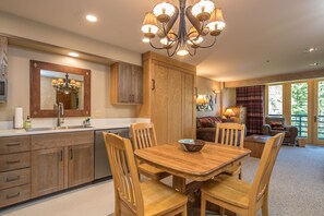 Interior - Ski in/out w/stunning views, fireplace, community pool/hot tub! - Shoshone Ski Haus (Big Sky)