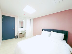 Premium Condo | Individually decorated, individually furnished, blackout drapes - Gunsan little Prince Condo (Gunsan)