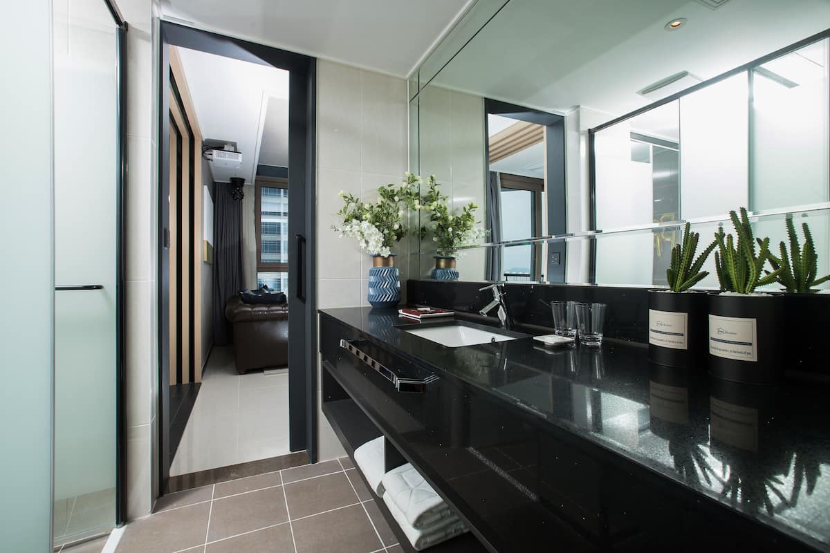 shower, free toiletries, hair dryer, bathrobes