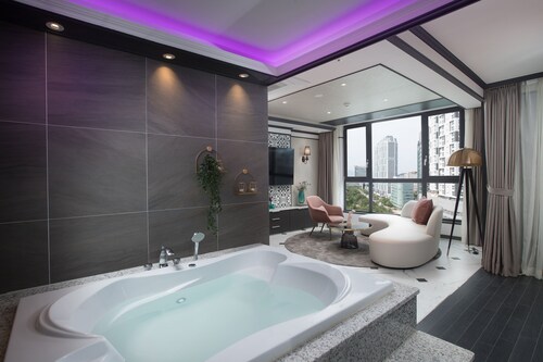 UTOP Boutique Hotel & Residence