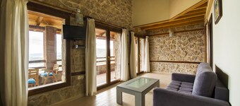 Two floor apartment with gorgeous sea view.