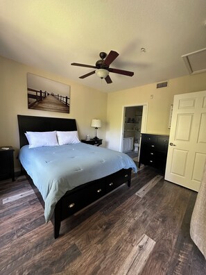 2 chambres, fer et planche à repasser, accès au Wi-Fi (inclus)