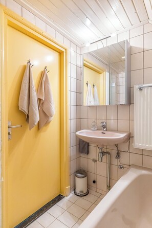 風筒、提供毛巾、番梘、洗頭水