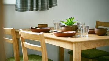 Private Vacation Home | In-room dining