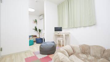 Private Vacation Home | Living area | Flat-screen TV