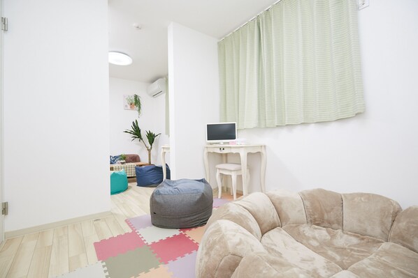 Private Vacation Home | Living area | Flat-screen TV