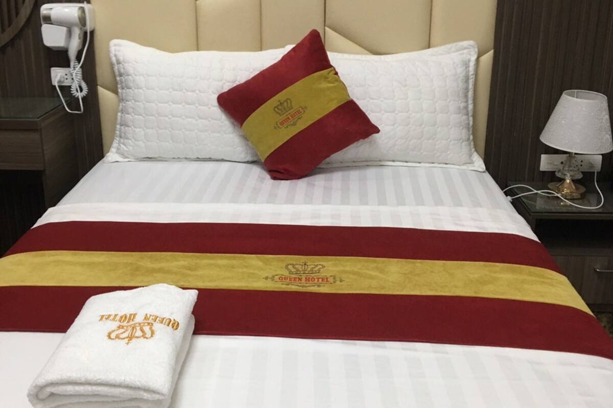 Deluxe Double Room | Desk, blackout drapes, WiFi (free), bed sheets