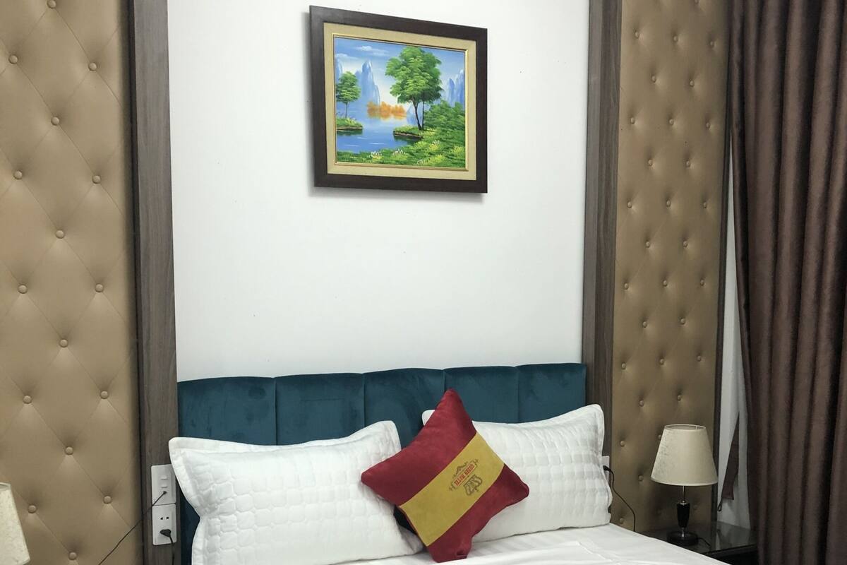 Standard Double Room | Desk, blackout drapes, WiFi (free), bed sheets