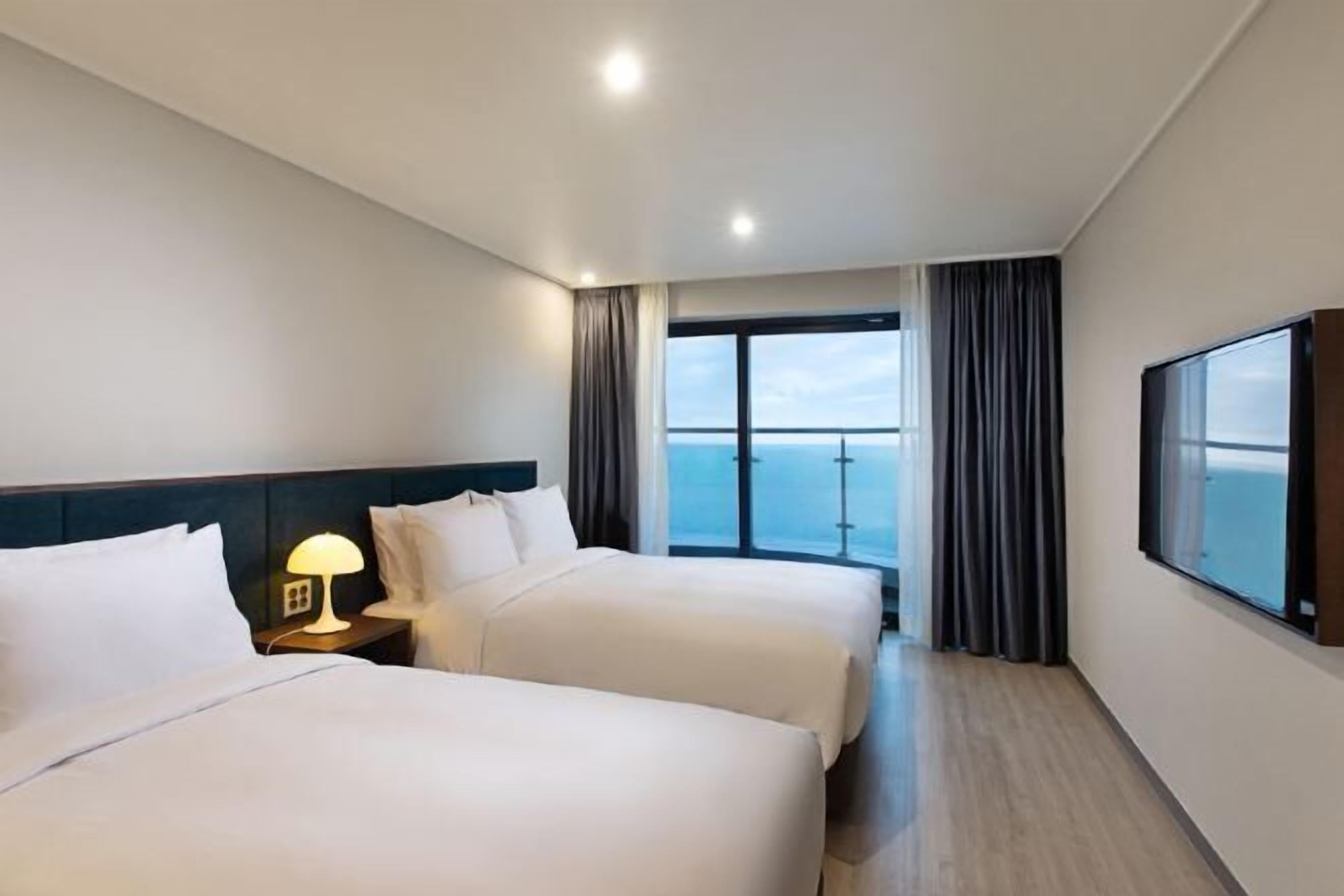 Individually decorated, individually furnished, soundproofing, free WiFi