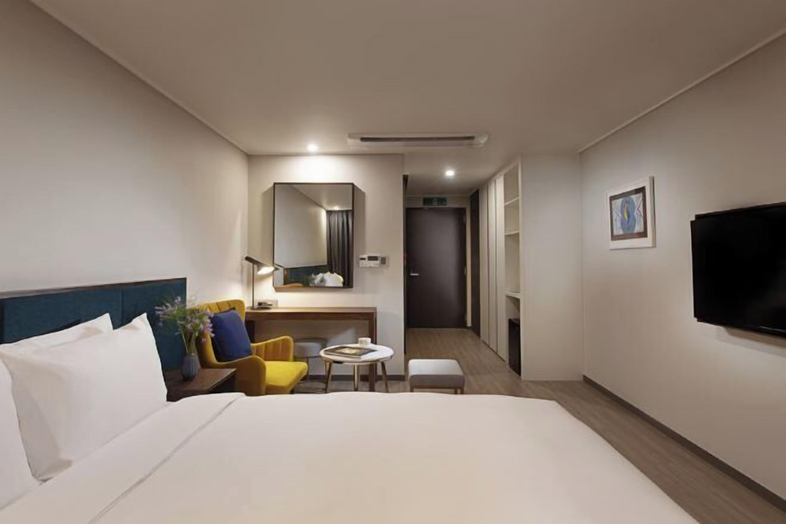 Individually decorated, individually furnished, soundproofing, free WiFi