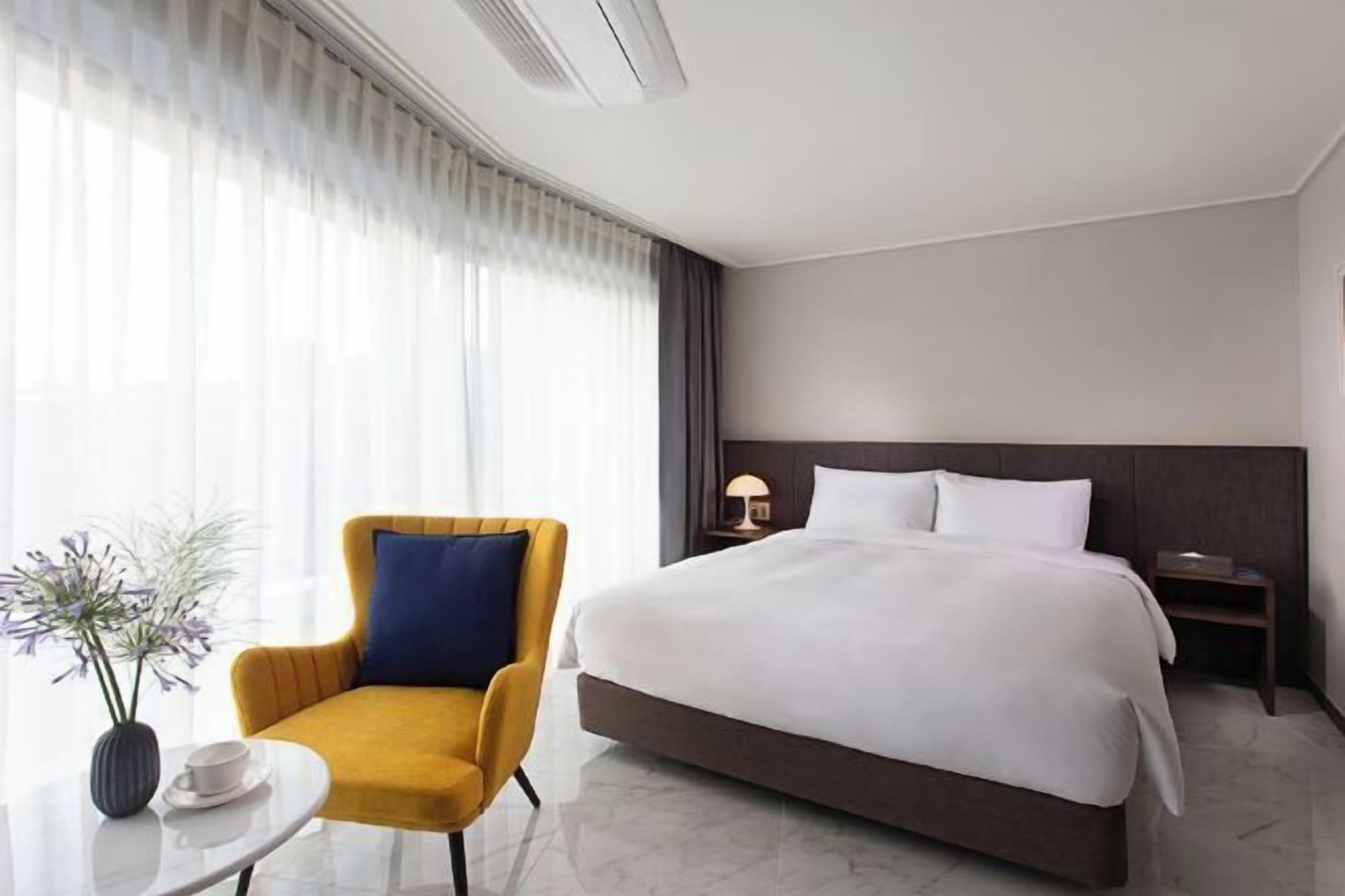 Individually decorated, individually furnished, soundproofing, free WiFi