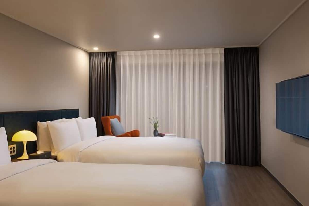 Individually decorated, individually furnished, soundproofing, free WiFi