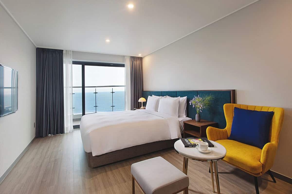 Deluxe Double Room, Ocean View | Interior detail