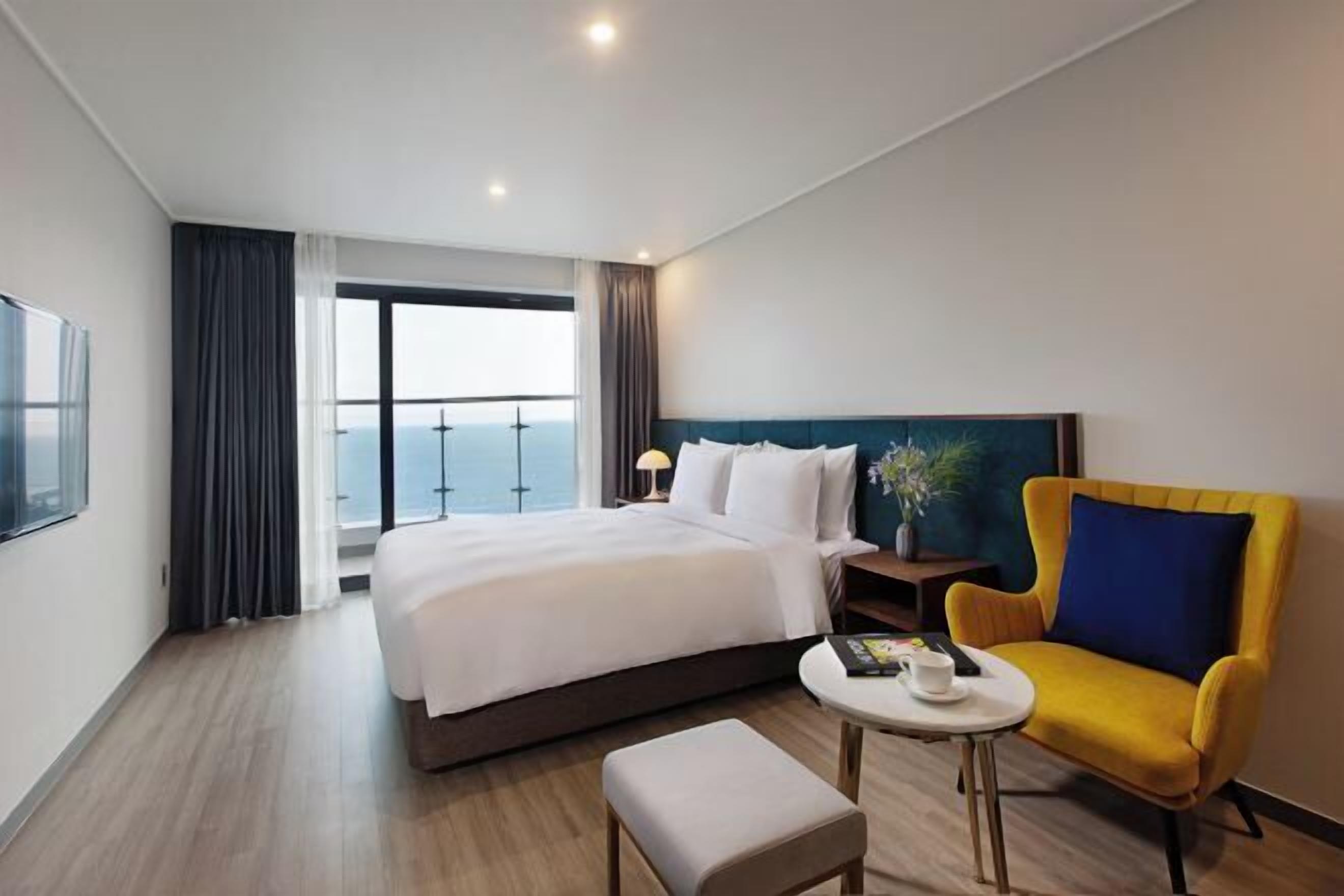 Con stile personalizzato, con arredamento individuale, insonorizzazione