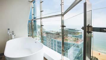1 bedroom, individually decorated, individually furnished, soundproofing