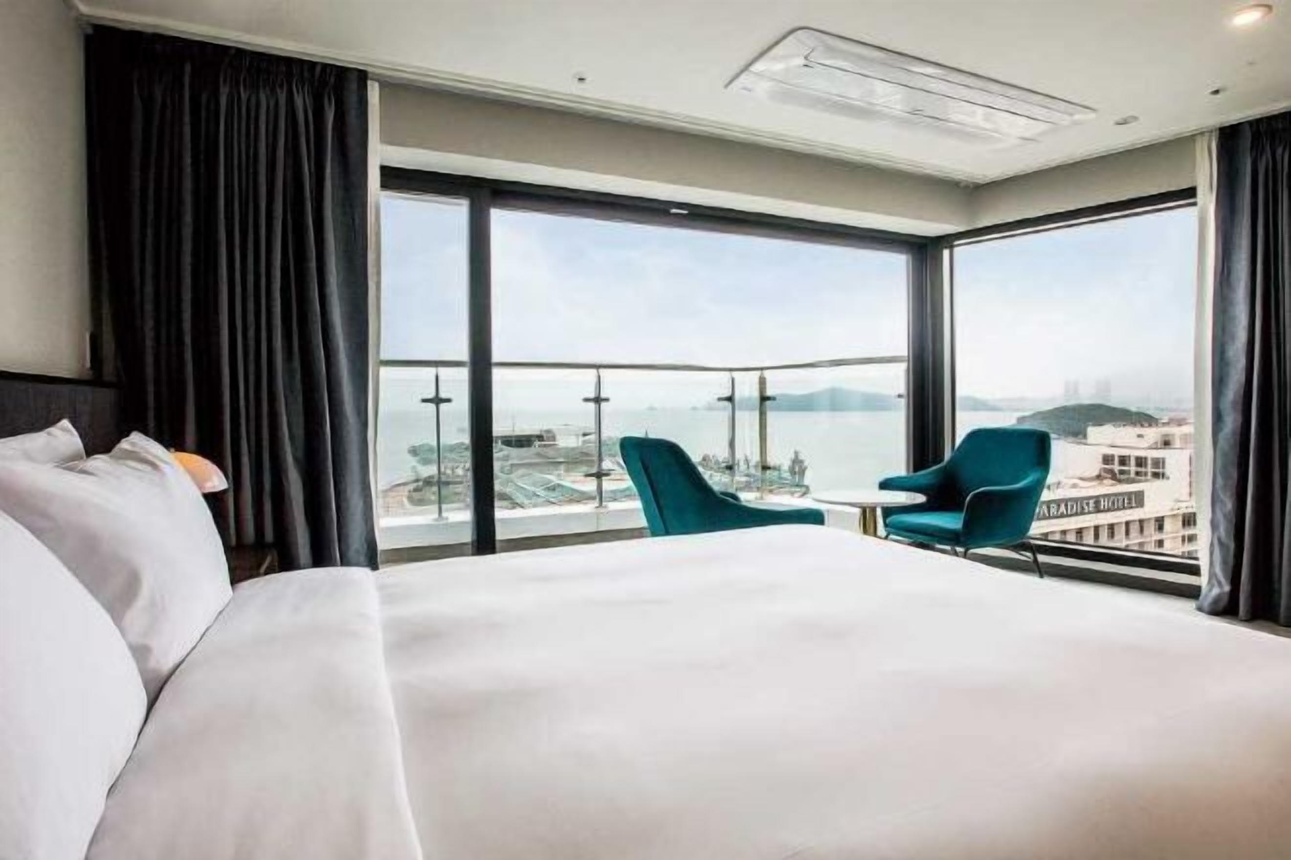 Individually decorated, individually furnished, soundproofing, free WiFi