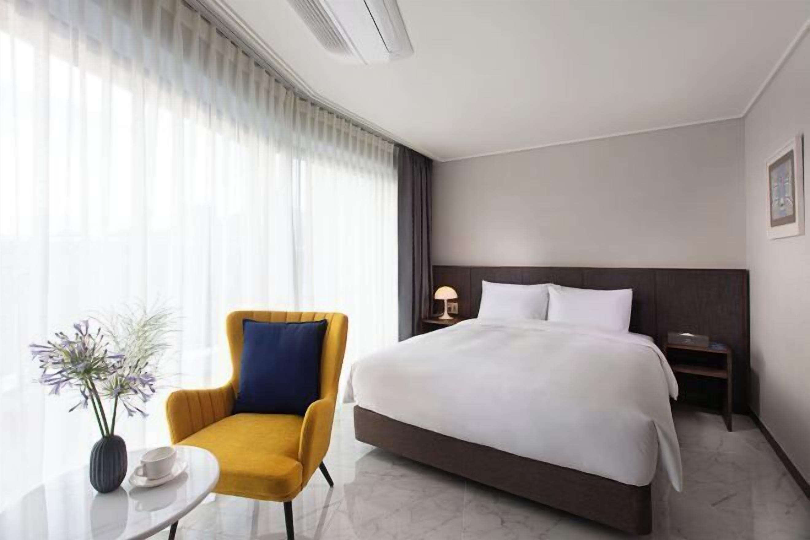 Con stile personalizzato, con arredamento individuale, insonorizzazione