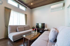 别墅, 3 间卧室 (1) | 起居区 | 平板电视