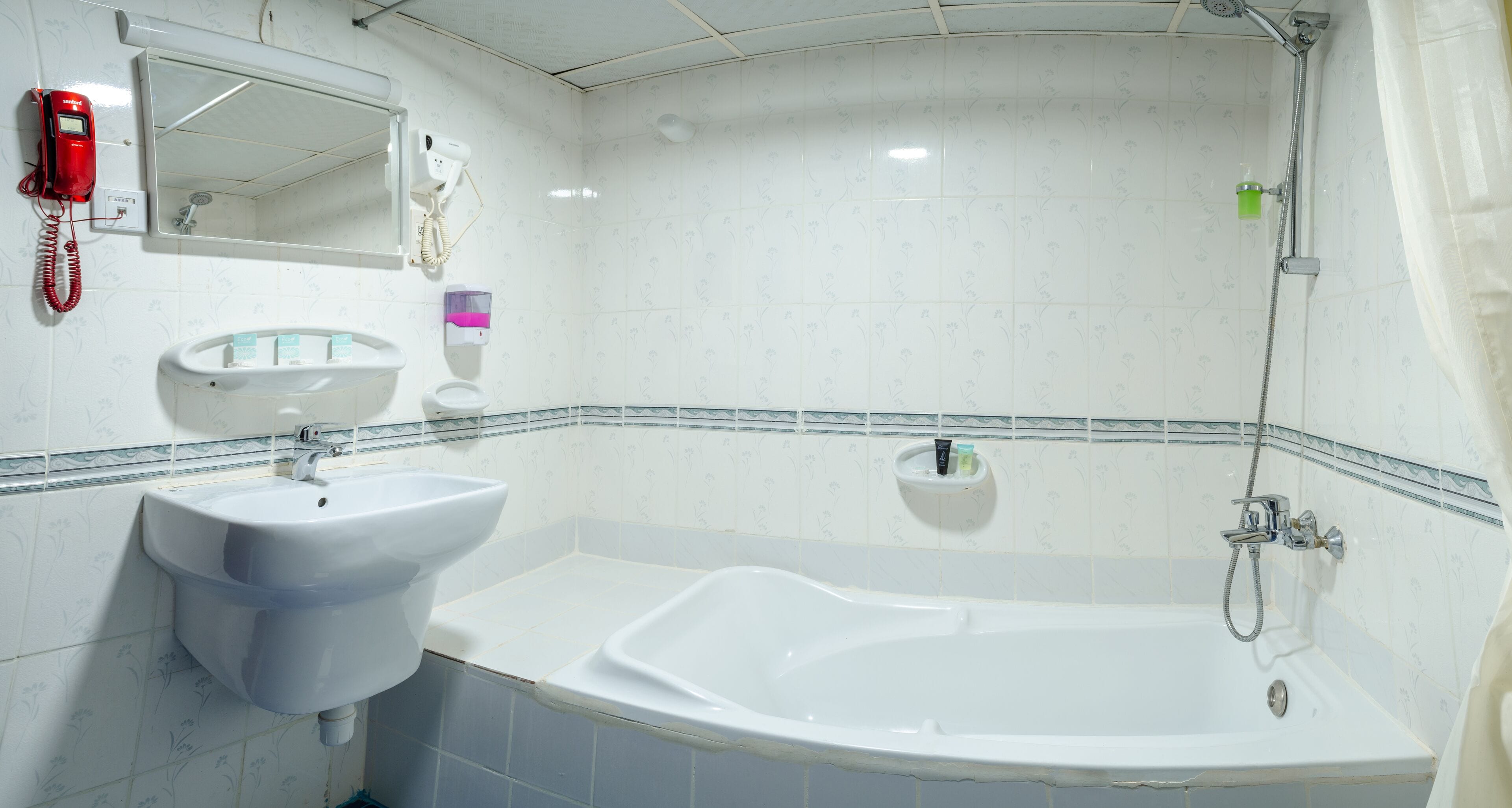 Photo - Al Karnak Hotel