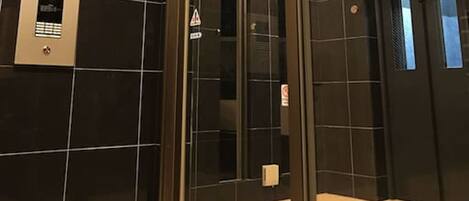 Pintu masuk interior