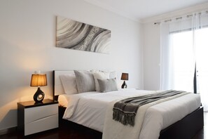 2 chambres, fer et planche à repasser, lit parapluie, Wi-Fi gratuit