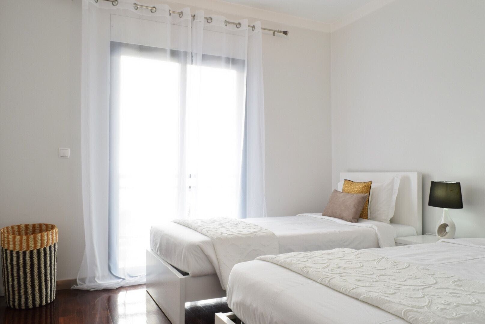 2 chambres, fer et planche à repasser, lit parapluie, Wi-Fi gratuit