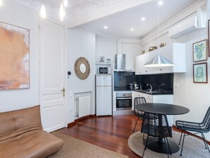Interior - Intimate Eixample: art & style (Barcelona)