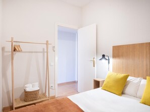 2 chambres, fer et planche à repasser, accès Internet, draps fournis