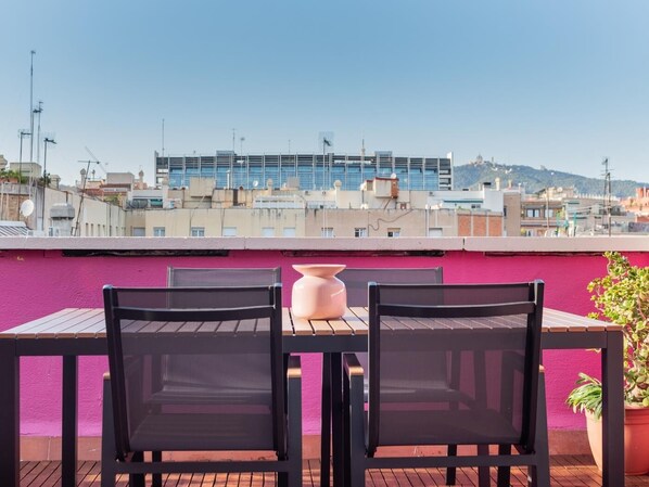 تناول الطعام بالخارج