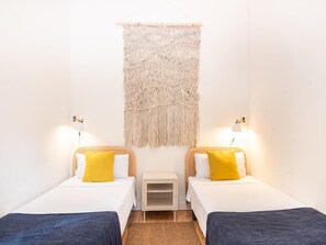 3 quartos, ferros/tábuas de passar roupa