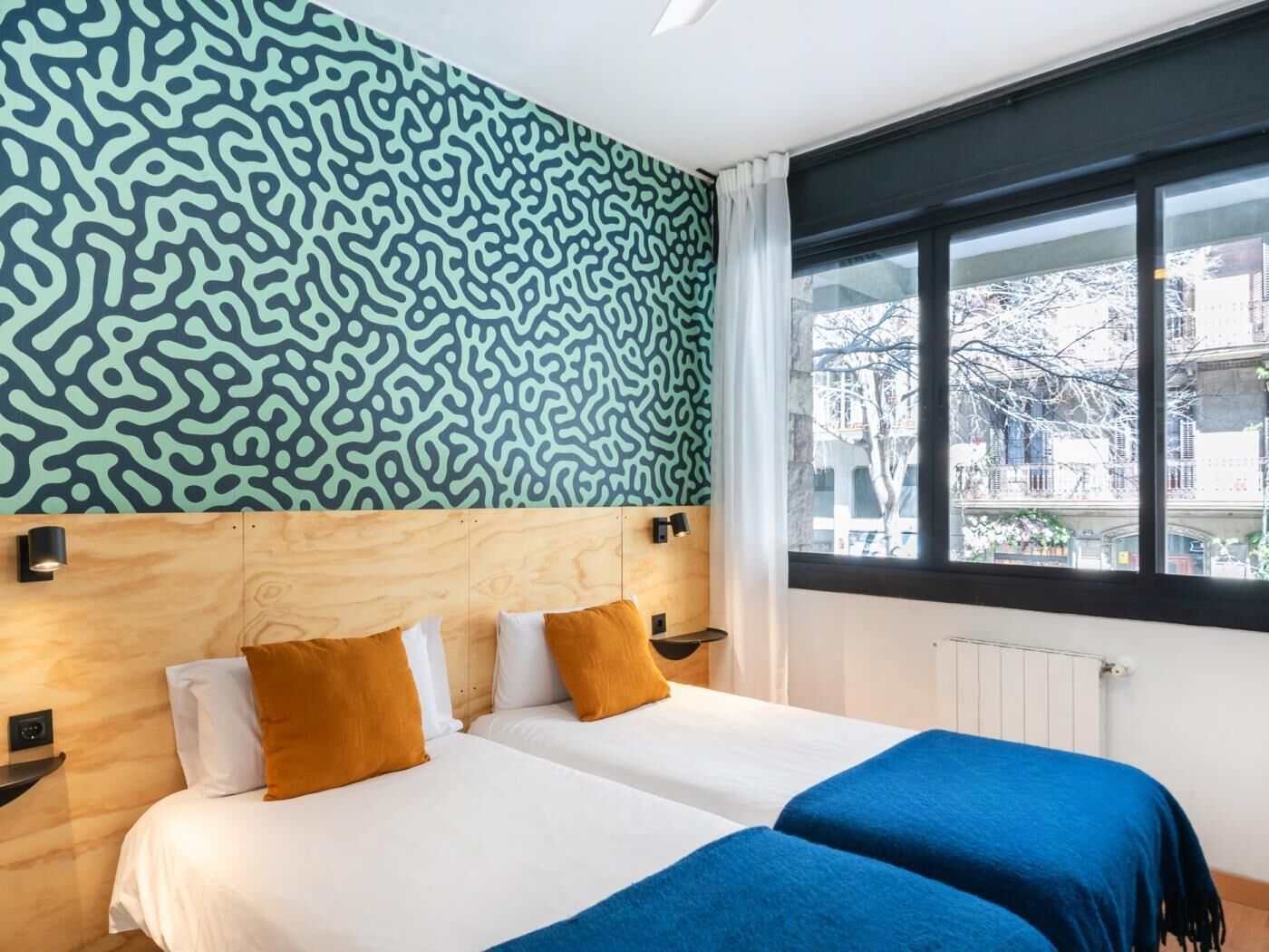 3 chambres, bureau, fer et planche à repasser, Internet