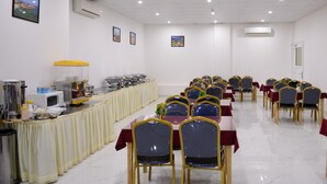 Free daily continental breakfast - Oasis Hotel Apartments (Muscat)