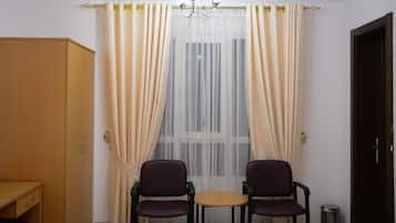 Standard Twin Room, 2 Single Beds, Mountain View | Desk, laptop workspace