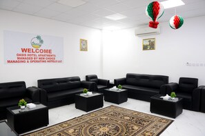 Lobby sitting area - Oasis Hotel Apartments (Muscat)