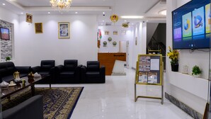 Lobby sitting area - Oasis Hotel Apartments (Muscat)